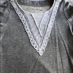 🍁cozy gray and lace sweatshirt